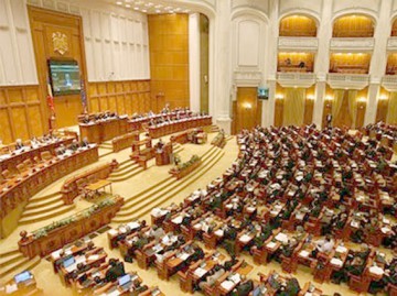 Ponta îi dă dreptate lui Iohannis: se convoacă Parlamentul şi pică legea amnistiei